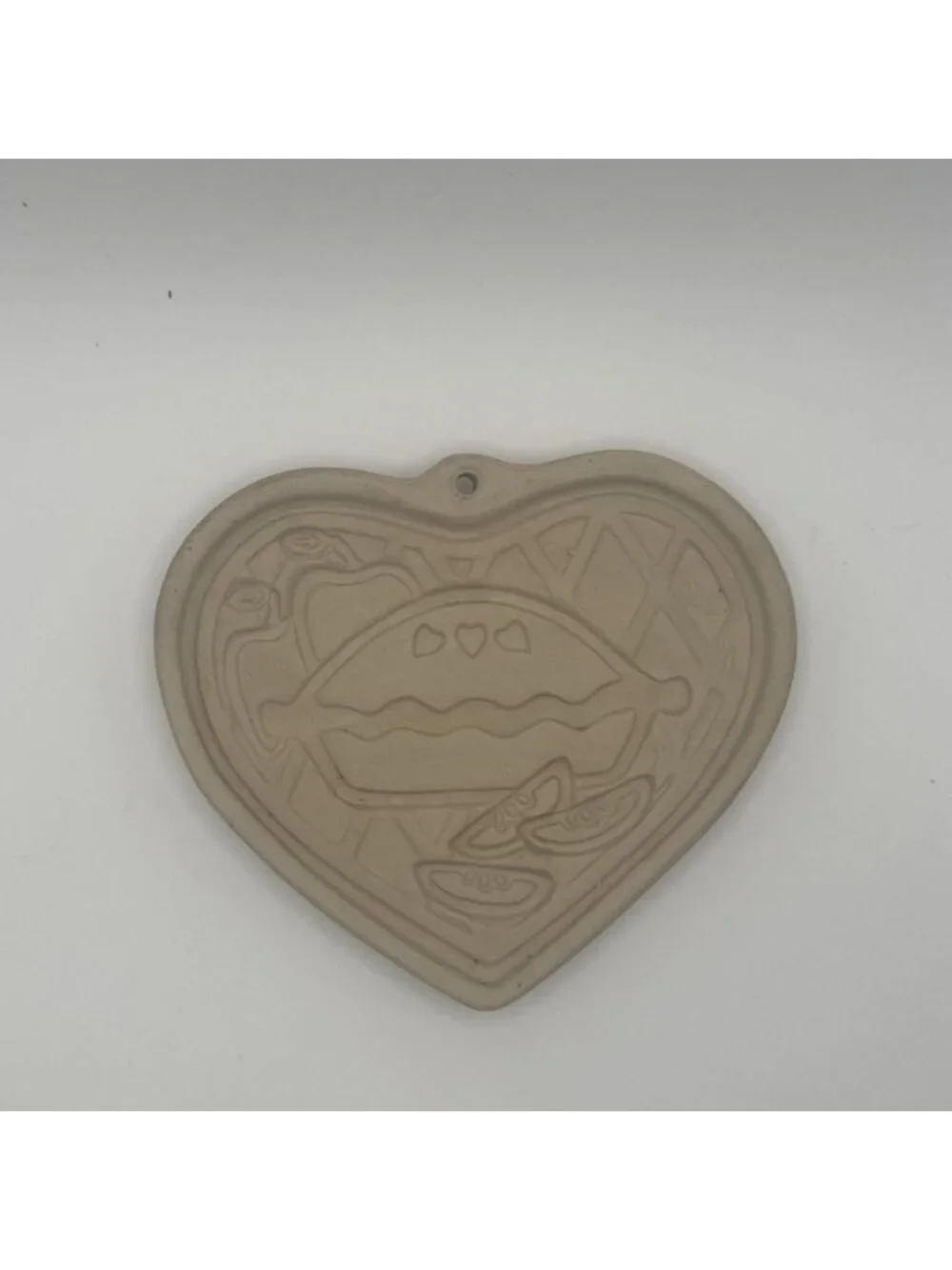 Pampered Chef WELCOME HOME HEART CLAY COOKIE MOLD 1998 PRESS Pie Heart Design